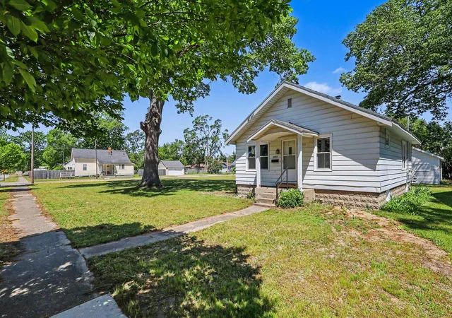 2nd image of 1312 Catherine Ave, Muskegon, MI 49442 | MLS# 71026027286