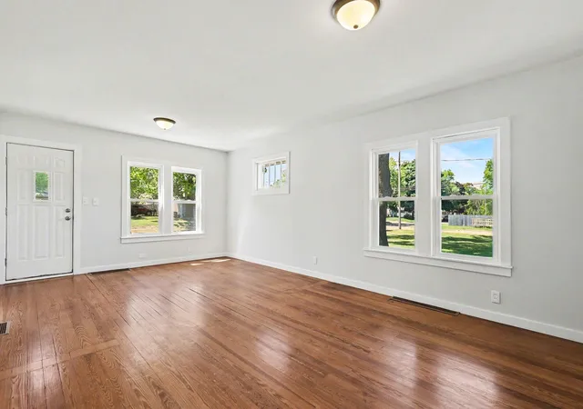 Photo 3 of Single family home for sale at 1312 Catherine Ave, Muskegon, MI 49442 | MLS# 71026027286 | Listing updated on 2026-10-06