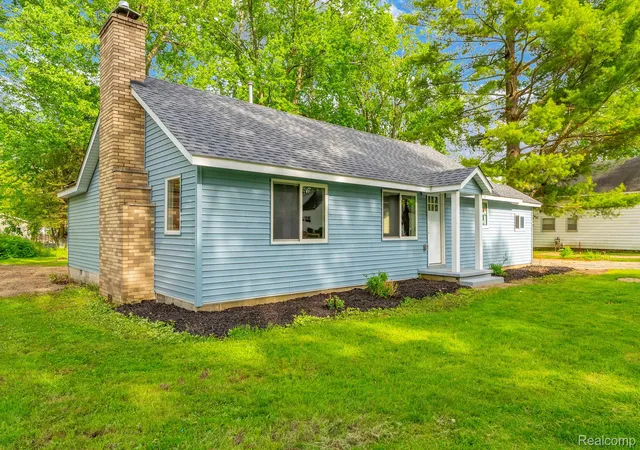 3rd image of 34 Pack St, Croswell, MI 48422 | MLS# 20261041639