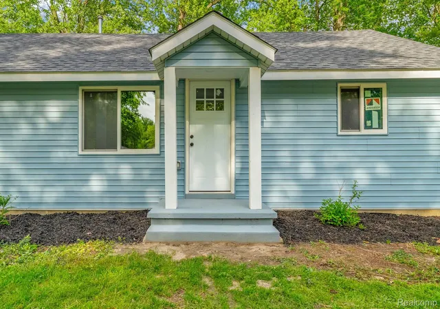 5th image of 34 Pack St, Croswell, MI 48422 | MLS# 20261041639