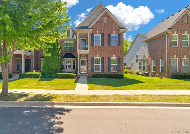 Listing Photo 2 - Condo for sale in building located at 42682 Park Cresent Dr, Sterling Heights, MI 48313