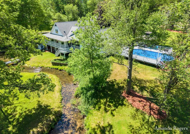 3rd image of 2295 Fallasburg Park Dr Ne, Lowell, MI 49331 | MLS# 65026027317