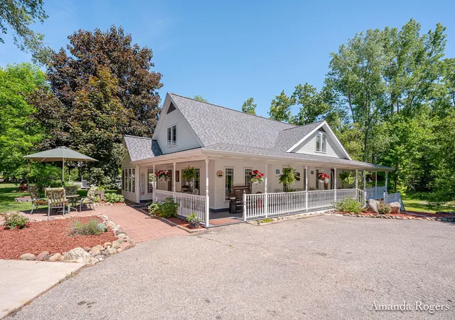 4th image of 2295 Fallasburg Park Dr Ne, Lowell, MI 49331 | MLS# 65026027317