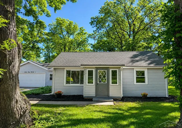 Photo 2 of Single family home for sale at 6490 Stroebel Rd, Saginaw, MI 48609 | MLS# 61050210272 | Listing updated on 2026-08-29