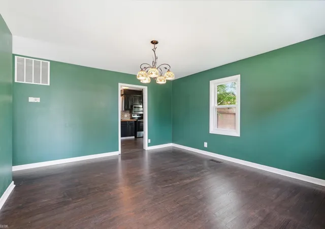 4th image of 32629 Donnelly St, Garden City, MI 48135 | MLS# 58050210273