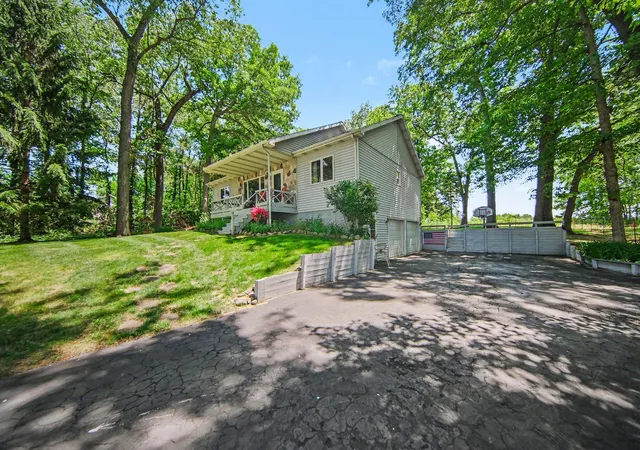 Photo 1 of Sale Pending at 12895 Kelley Rd, Brooklyn, MI 49230 | MLS# 55026027325 | Listing updated on 2026-09-15