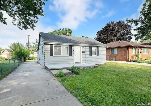 Photo 1 of Single family home for sale at 6431 Centralia St, Dearborn Heights, MI 48127 | MLS# 20261041657 | Listing updated on 2026-06-16