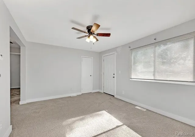 Photo 3 of Single family home for sale at 6431 Centralia St, Dearborn Heights, MI 48127 | MLS# 20261041657 | Listing updated on 2026-06-16