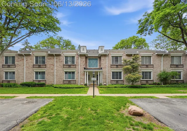 Homes for sale in Bloomfield Hills City Oakland, MI | 1735 Tiverton Rd #10, Bloomfield Hills City Oakland, MI 48304 | MLS# 20261041659