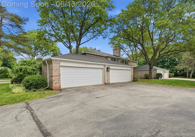 Homes for sale in Bloomfield Hills City Oakland, MI | 1735 Tiverton Rd #10, Bloomfield Hills City Oakland, MI 48304 | MLS# 20261041659