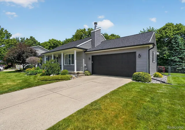 Photo 3 of Single family home for sale at 2236 Oak Shade Dr, Davison, MI 48423 | MLS# 20261041663 | Listing updated on 2026-06-21