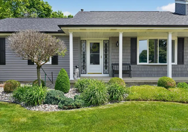Photo 3 of Single family home for sale at 2236 Oak Shade Dr, Davison, MI 48423 | MLS# 20261041663 | Listing updated on 2026-06-21