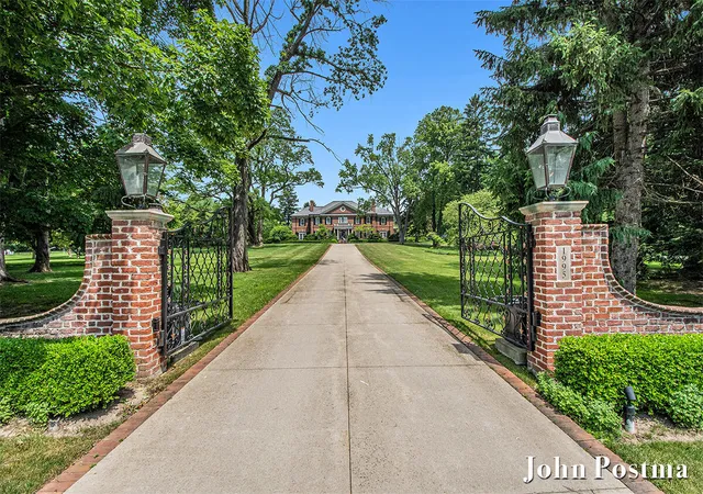 2nd image of 1995 San Lu Rae Dr Se, Grand Rapids, MI 49506 | MLS# 65026027333