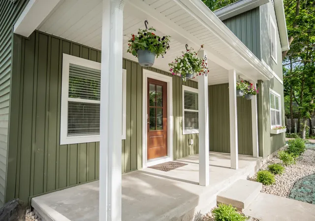 Photo 3 of Single family home for sale at 620 S Lansing St, Mount Pleasant, MI 48858 | MLS# 79080069263 | Listing updated on 2026-08-26