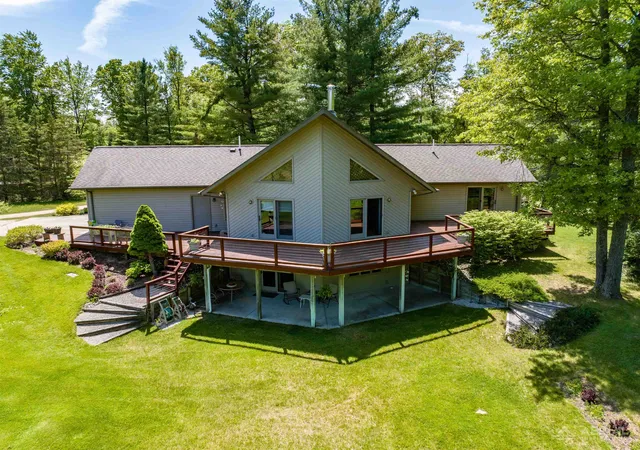 Photo 1 of Single family home for sale at 2022 N Clear Lake Rd, West Branch, MI 48661 | MLS# 77080069266 | Listing updated on 2026-06-09