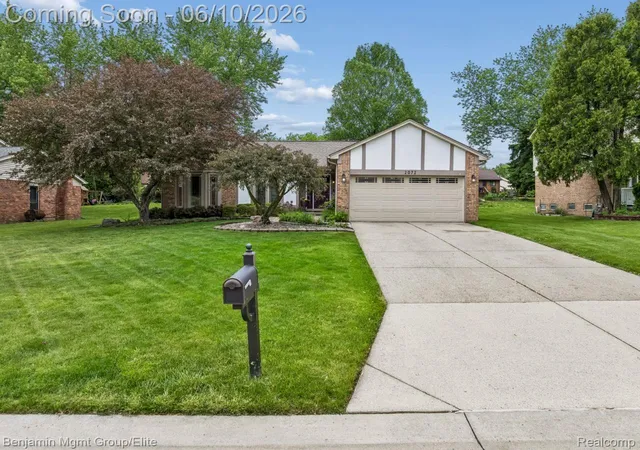 Photo 1 of Single family home for sale at 2072 Cumberland Rd, Rochester Hills, MI 48307 | MLS# 20261041683 | Listing updated on 2026-06-16
