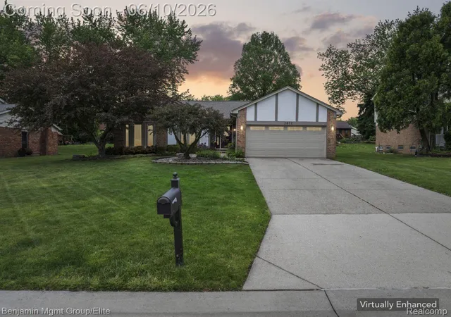 Photo 2 of Single family home for sale at 2072 Cumberland Rd, Rochester Hills, MI 48307 | MLS# 20261041683 | Listing updated on 2026-06-16