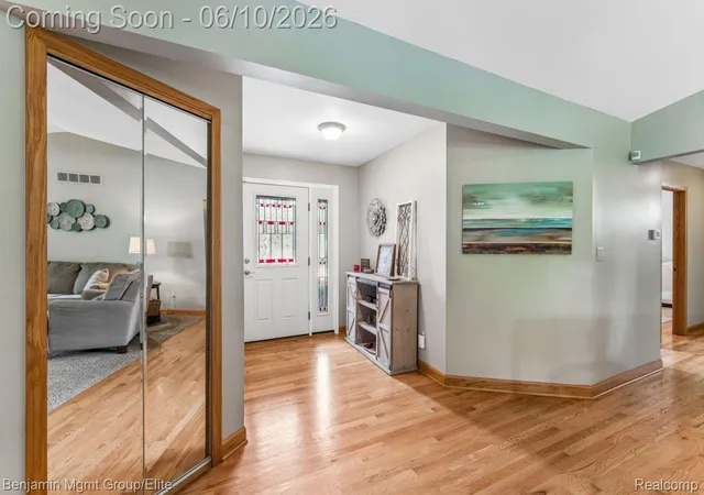 Photo 3 of Single family home for sale at 2072 Cumberland Rd, Rochester Hills, MI 48307 | MLS# 20261041683 | Listing updated on 2026-06-16