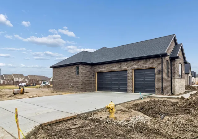 Photo 2 of Single family home for sale at 45519 Gable Dr, Macomb, MI 48044 | MLS# 58050210293 | Listing updated on 2026-06-05