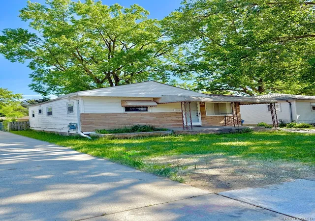 3rd image of 13335 Charlotte Ave, Warren, MI 48089 | MLS# 20261041696