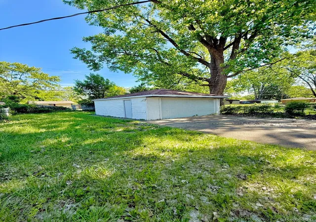 5th image of 13335 Charlotte Ave, Warren, MI 48089 | MLS# 20261041696