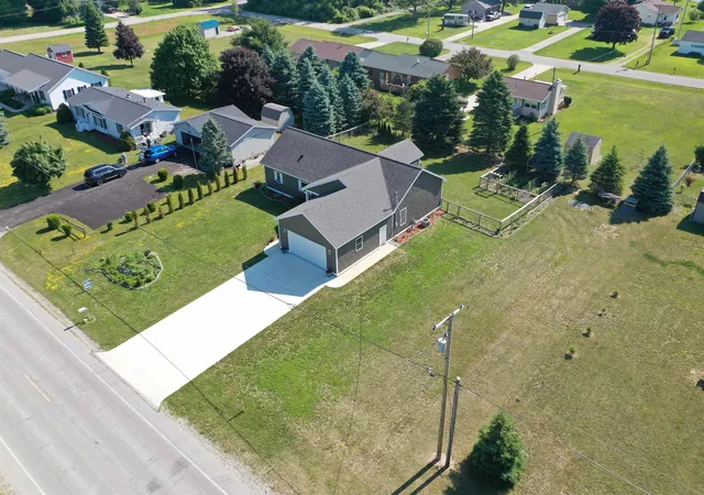 35th image of 7580 W Cedar Lake Rd, Oscoda, MI 48750 | MLS# 77080069275