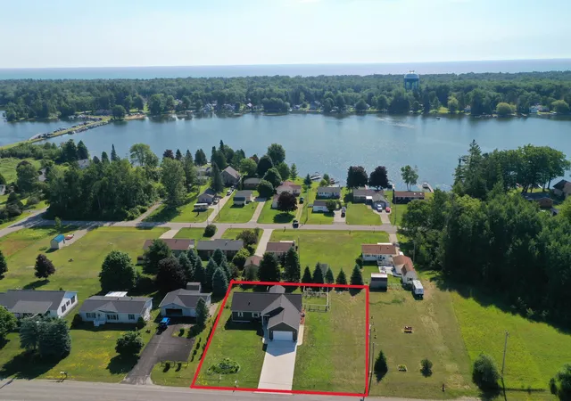 Photo 3 of Single family home for sale at 7580 W Cedar Lake Rd, Oscoda, MI 48750 | MLS# 77080069275 | Listing updated on 2026-09-15
