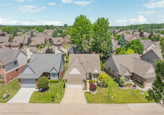 4th image of 52505 Westcreek Dr Dr, Macomb, MI 48042 | MLS# 20261041714