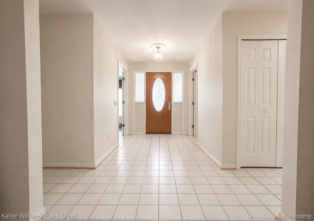 2nd image of 1447 Oakstone Dr, Rochester Hills, MI 48309 | MLS# 20261041715
