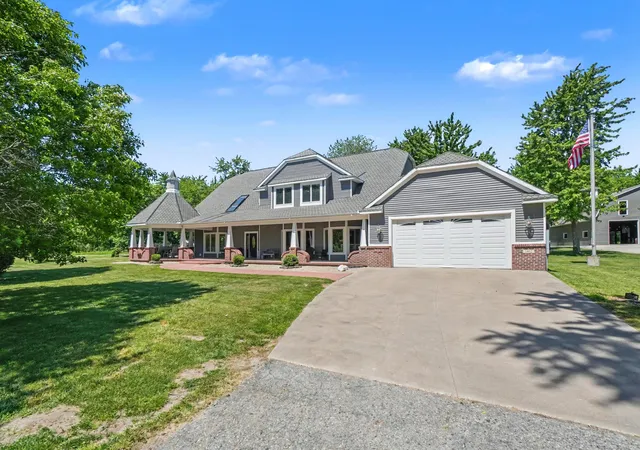 1st image of 1662 66th St, Fennville, MI 49408 | MLS# 69026027381