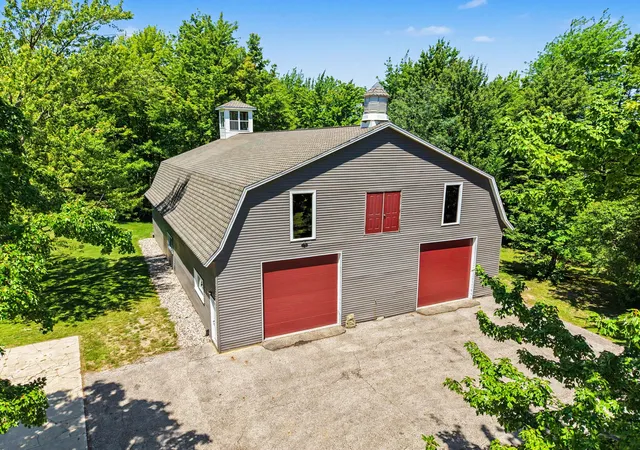 5th image of 1662 66Th St, Fennville, MI 49408 | MLS# 69026027381
