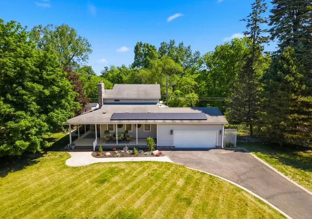Photo 3 of Single family home for sale at 29100 Terrence St, Livonia, MI 48154 | MLS# 81026027384 | Listing updated on 2026-06-13