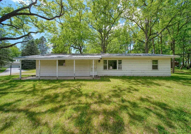 Photo 1 of Single family home for sale at 3940 Round Lake Hwy, Manitou Beach, MI 49253 | MLS# 56050210318 | Listing updated on 2026-06-09