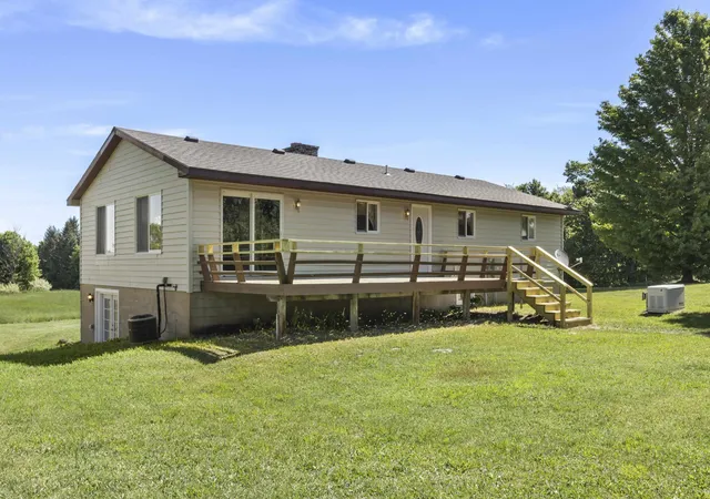 3rd image of 4848 Benzie Hwy, Benzonia, MI 49616 | MLS# 78080069279