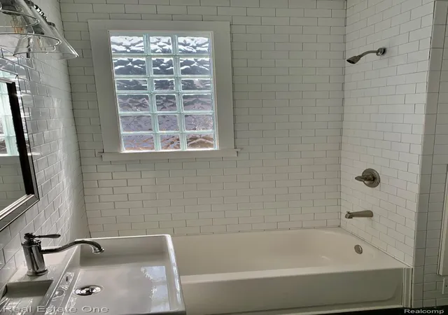 44th image of 2454 Florian St, Hamtramck, MI 48212 | MLS# 20261041745