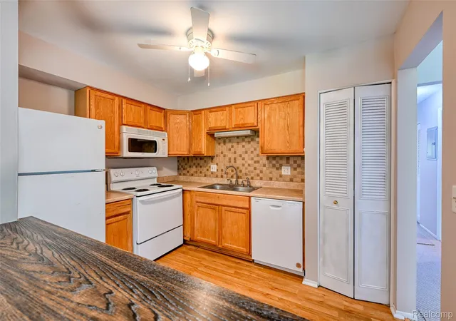 Listing Photo 4 - Condo for sale in building located at 7592 Woodview St, Westland, MI 48185 - Unit #4