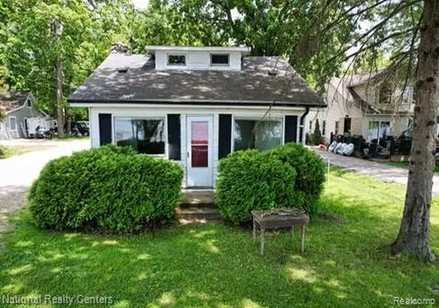 Photo 1 of Sale Pending at 1494 Maxfield Rd, Hartland, MI 48353 | MLS# 20261041769 | Listing updated on 2026-07-30