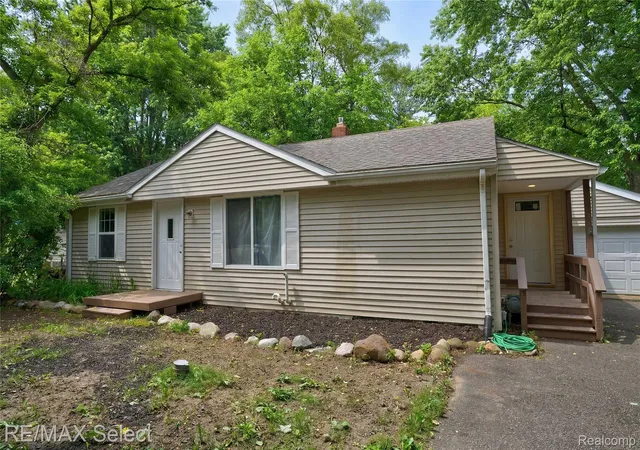 Photo 1 of Single family home for sale at 1460 Maria St, Flint, MI 48507 | MLS# 20261041771 | Listing updated on 2026-06-10