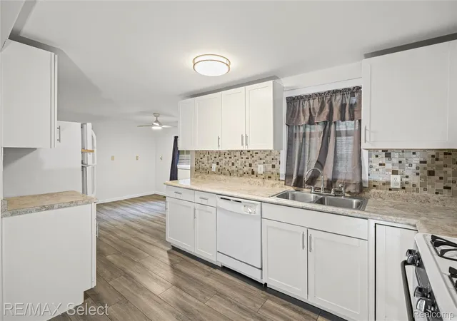 Photo 3 of Single family home for sale at 1460 Maria St, Flint, MI 48507 | MLS# 20261041771 | Listing updated on 2026-06-10