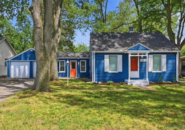 2nd image of 15326 Brookfield St, Livonia, MI 48154 | MLS# 20261041794