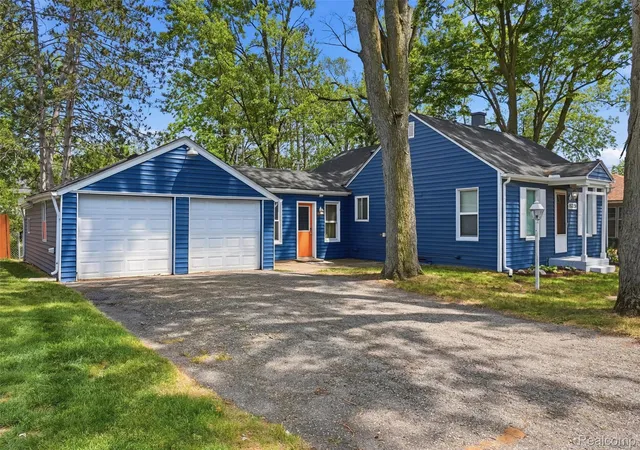 4th image of 15326 Brookfield St, Livonia, MI 48154 | MLS# 20261041794
