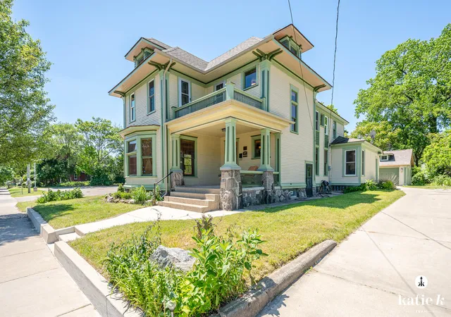 3rd image of 427 James Ave SE, Grand Rapids, MI 49503 | MLS# 65026027438
