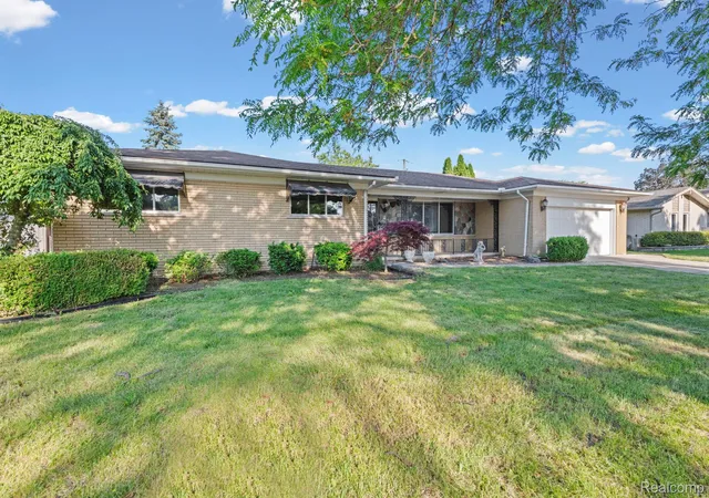 Photo 2 of Single family home for sale at 32104 Claeys Dr, Warren, MI 48093 | MLS# 20261041816 | Listing updated on 2026-06-10
