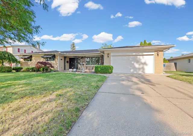 Photo 3 of Single family home for sale at 32104 Claeys Dr, Warren, MI 48093 | MLS# 20261041816 | Listing updated on 2026-06-10