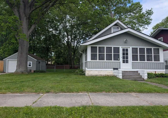 Photo 1 of Sale Pending at 1626 Connecticut Ave, Marysville, MI 48040 | MLS# 58050210350 | Listing updated on 2026-06-21