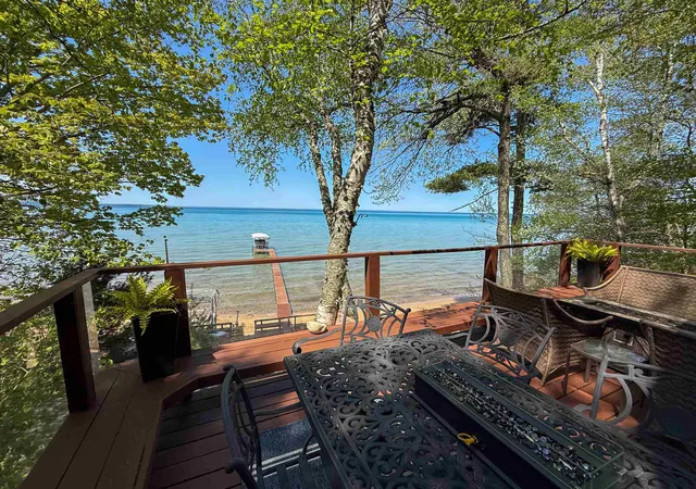4th image of 2014 Birchview Dr, Kewadin, MI 49648 | MLS# 78080069297