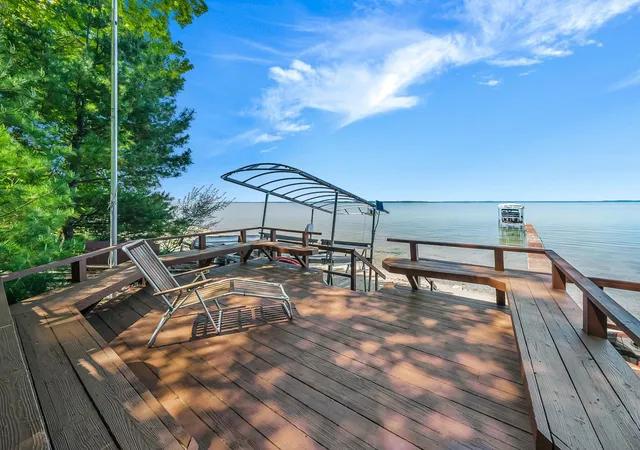 5th image of 2014 Birchview Dr, Kewadin, MI 49648 | MLS# 78080069297