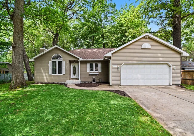 Photo 1 of Sale Pending at 14275 Shiawassee Dr, Grand Haven, MI 49417 | MLS# 65026027455 | Listing updated on 2026-06-10