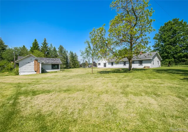 3rd image of 12238 Jennings Rd, Linden, MI 48451 | MLS# 20261041829