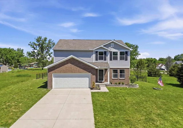 Homes for sale in Corunna City Shiawassee, MI | 676 Woodvalley Dr, Corunna City Shiawassee, MI 48817 | MLS# 58050210355